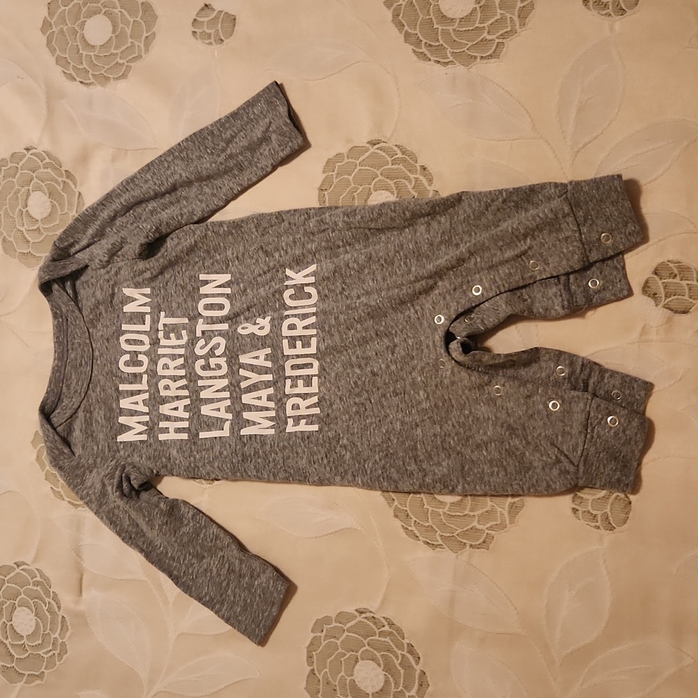 Onsie Size 6-9 month